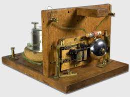 Hiermee staat hij in de westerse wereld bekend als uitvinder van de radio. Who Invented Radio Guglielmo Marconi Or Aleksandr Popov Ieee Spectrum