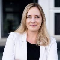 Jacqueline Barth's Instagram, Twitter & Facebook