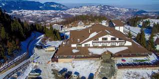 Fundata adventure park es el punto de interés más cercano a cheile gradistei fundata resort & spa. Cheile Gradistei Resort Fundata 3 Moeciu Romania