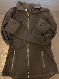 Black Size 6 Lulu Jacket In Good Shape For Sale Only Flaw Is I Accidentally Washed It With My Child S Fuzzy Shirt So It Nee Jackets Lulus Jackets Soft Jacket