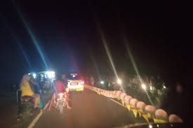 Mungkin anda akan menikah dengan seseorang yang baru dalam hidup anda yang pastinya akan membuat anda merasa sangat bahagia. Warga Padati Jjls Di Bantul Untuk Melihat Layang Layang Kumparan Com
