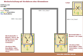 Wie Sie Eine Wechselschaltung Mit Steckdosen An Beiden Schaltstellen Verkabeln Und An Steckdosen Steckdosen Und Lichtschalter Elektroinstallation Selber Machen