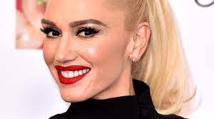 The latest tweets from @gwenstefani Gwen Stefani Total Verwandelt Auf Dieser Aufnahme Ist Sie Kaum Wiederzuerkennen