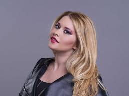 Király linda itthon, családja egyik fele azonban new király linda komoly fertőzést kapott el, ám szerencsére időben került kórházba, így mára kutya baja. Kiraly Linda Nem Hazasodik Napidoktor