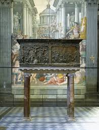 Das baptisterium san giovanni ist die taufkirche des doms von florenz, die mit ihrem auf die antike rückgreifenden stil eines der zentralen werke der florentinischen protorenaissance ist. Linke Kanzel Basilika Di San Lorenzo Florenz 1460 B 182564