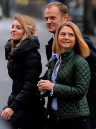 To model z oferty znanej polskiej marki biżuteryjnej. Make Life Easier Czyli Byc Jak Kasia Tusk Krakow Nasze Miasto