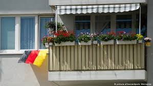 Ein experte verrät, wie es einsteiger am besten angehen sollten und gibt wertvolle tipps für anleger. Wohnungssuche In Deutschland Tipps Und Tricks Meet The Germans Dw 18 06 2019