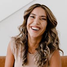 Amanda Sefcik's Instagram, Twitter & Facebook