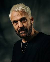 In gesprek met Hunter Kennedy oor Fokofpolisiekar