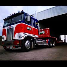 Bj And The Bear Truck Interior Pin By Steven Richardson On K Whopper Big Rig Trucks Big Trucks Cool Trucks