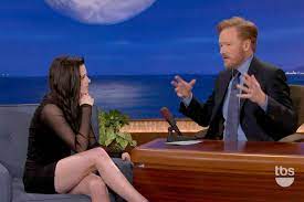 Stewart kristen smoking conan mouth sadler confession moment lol wanted something startraksphoto nick eonline. Pin On Kaley Couco