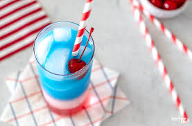 Cool off with patriotic snow cones for the 4th of july weekend! Easy Kid Drink Idea Red White And Blue Drink