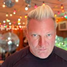 Viji Evers's Instagram, Twitter & Facebook