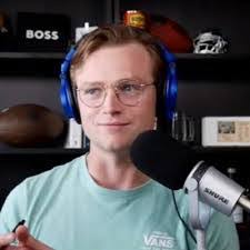 Austin Henning's Instagram, Twitter & Facebook