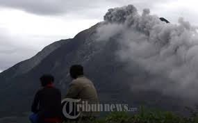 Hasil gambar untuk FOTO-FOTO KORBAN GUNUNG API