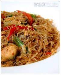 Mee Siam Malaysian Spicy Fried Rice Vermicelli As A Fellow Malaysian And This Noodle As One Of My Favourite Brea Rice Vermicelli Asian Dishes Asian Recipes
