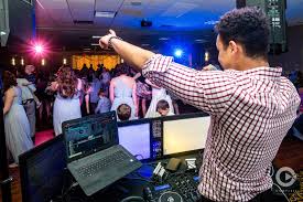 Dakota entertainment, harrisburg, south dakota. Dj In Sioux Falls Sd Cost Complete Weddings Events Sioux Falls
