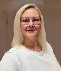 Rebecca Rauch's Instagram, Twitter & Facebook