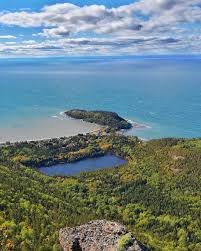 Quebec Original Instagram Com N Est Ce Pas Magnifique Cet Ete Prenez Place Dans Un Kayak De Mer Et Decouvrez Le Parc Natural Landmarks Outdoor Landmarks