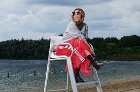 145,764 likes · 298 talking about this. Nienke Plas Merchandise Badjas