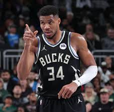 Giannis Antetokounmpo's 30/10/5 Games in NBA History