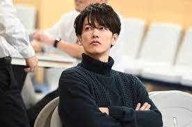 佐藤健 天堂 のボウリング姿がファン魅了 絵になりすぎ 私もボウリングデートしたい 恋はつづくよどこまでも 画像28 30 芸能ニュースならザテレビジョン 佐藤健 先生 恋 健