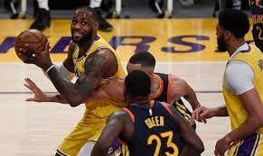 Lakers jump all over suns, then hang on for win. Von Nuxhgse Mm