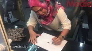 Bagi penyampai radio suria fm, feeya iskandar atau popular dengan gelaran cik piah, beliau lebih gemar melakukan aktiviti zumba atau bergerak aktif baik di tempat kerja mahupun di rumah. Mh Tv Lukisan Spontan Cik Piah Sinar Fm Cantik Ke Tidak Youtube