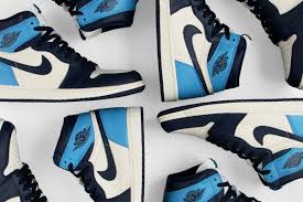 The air jordan 1 high obsidian/university blue is a 2019 release of the legendary silhouette in a colorway inspired by michael jordan's college career at the university of north carolina. Air Jordan I Obsidian Bstn Chronicles