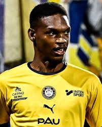 Kenji-Van Boto » Bilanz unter Schiedsrichter Karim Abed