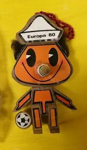 Goleo und sein kumpel pille, der sprechende ball imago sporfotodienst. Alle Em Maskottchen Das Em 2020 Maskottchen Skillzy Vorgestellt