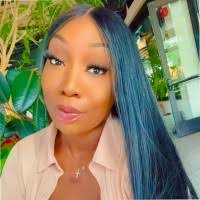 100+ perfiles de «Dada»