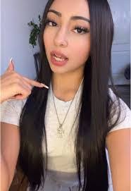 Mia Shelton's Instagram, Twitter & Facebook