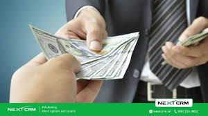 Vay tiền: Lựa chọn sống giàu sang, nợ nần hay 1 đời làm thuê? - NextX
