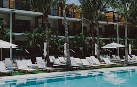 You may point your mouse to view number of locations in any state, or click on any state to view days inn locations in that state. Stock Island Hotels About Us The Perry Hotel