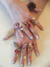 We Reviewed 3 Spray Nail Polishes Stylecaster