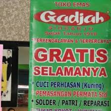 Sentuhan cincin emas lettera 6k yang akan memberi sentuhan indah pada jemarimu. Toko Mas Gadjah Toko Perhiasan