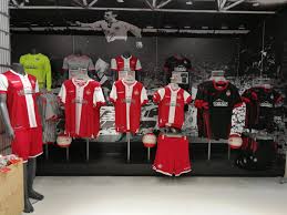 Øster allé 56 københavn, region. 1 Fc Kaiserslautern ×'×˜×•×•×™×˜×¨ Der Neue Fck Fanshop In Der Riesenstrasse 15 In Kaiserslautern Ist Seit 10 Uhr Geoffnet Kommt Vorbei Und Sichert Euch Eine Chance Auf Den Gewinn Einer Unterschriebenen Betze Kuhlbox Um