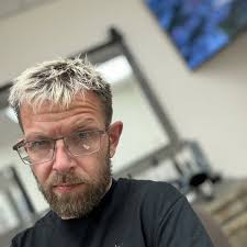 Chris Angus (@chris_kuts) • Instagram photos and videos