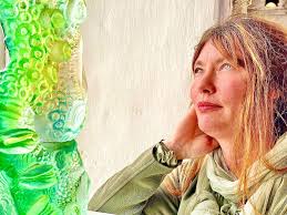 Anja möter: glaskonstnären Erika Höglund