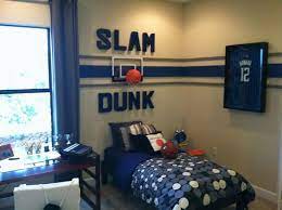 Today's little dudes want graphic prints and fun wall decals. 17 Inspirational Ideas For Decorating Basketball Themed Kids Room Basketball Themed Bedroom Themed Kids Room Sports Themed Boy Bedroom