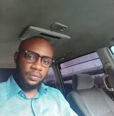 Les tatouages : un véritable danger ? Aujourd'hui, il est rare de voir un  footballeur sans aucun tatouage. La plupart en sont même couverts ! Tête,  jambes, bras, torse, dos... pas une