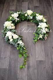 Giving funeral flowers and floral tributes can help many people express their feelings and emotions during such a difficult time. Fantastic No Cost What To Do With Funeral Flowers Strategies In 2021 Funeral Flowers Funeral Flower Arrangements Memorial Flowers