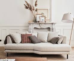 Découvrez ici les différentes couleurs que peut prendre votre canapé ainsi que les atouts et limites de chacune d'elles. Salon 3 Idees Deco Avec Un Canape Beige Joli Place