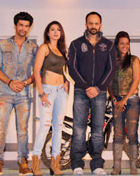 Dayanand shetty family with wife smitha shetty and daughter so , friends watch , like , share cid serial actor dayanand shetty lifestyle 2020, wife, family, property ,biography, movie #cid#daya. Dayanand Shetty Family
