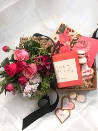 Save 20% when you choose pick up! Valentine S Gift Box Plentiful Dawn Osborne Florist Toowoomba Florist St Vincent S Hospital Free Delivery Order Online Toowoomba Harristown Newtown Centenary Heights Wilsonton Rockville Qld Queensland 07 4638 3255