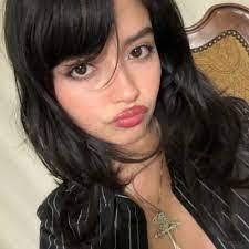 Amanda Saxman's Instagram, Twitter & Facebook