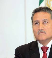 EL PAN HECHO PEDAZOS; EMILIO PREFIERE A ALFARO