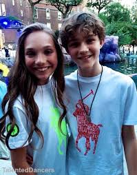 Maddie Ziegler With Levi Miller He S Peter Pan They Are Both Such Beautiful Children Heart Eye Emoji Levi Miller Dance Moms Pictures Dance Moms Girls