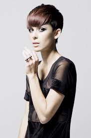 Different variations of the bob made its way into salons such as the 90's inspired inverted bob, the rounded bob, the asymmetrical bob and let's not forget a solid fringe on a bob. 68 Toni Guy Ideas In 2021 Toni And Guy Short Hair Styles Hair Styles